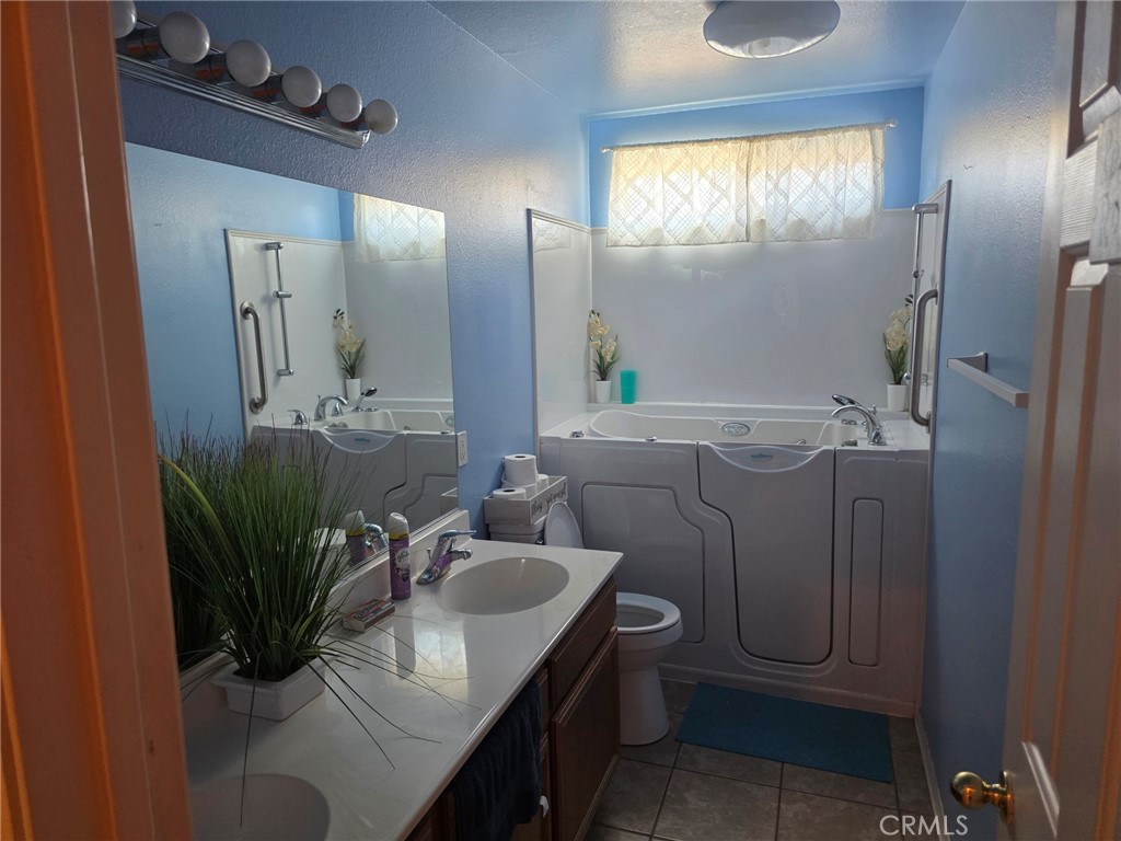 MLS #OC25120798 image #18