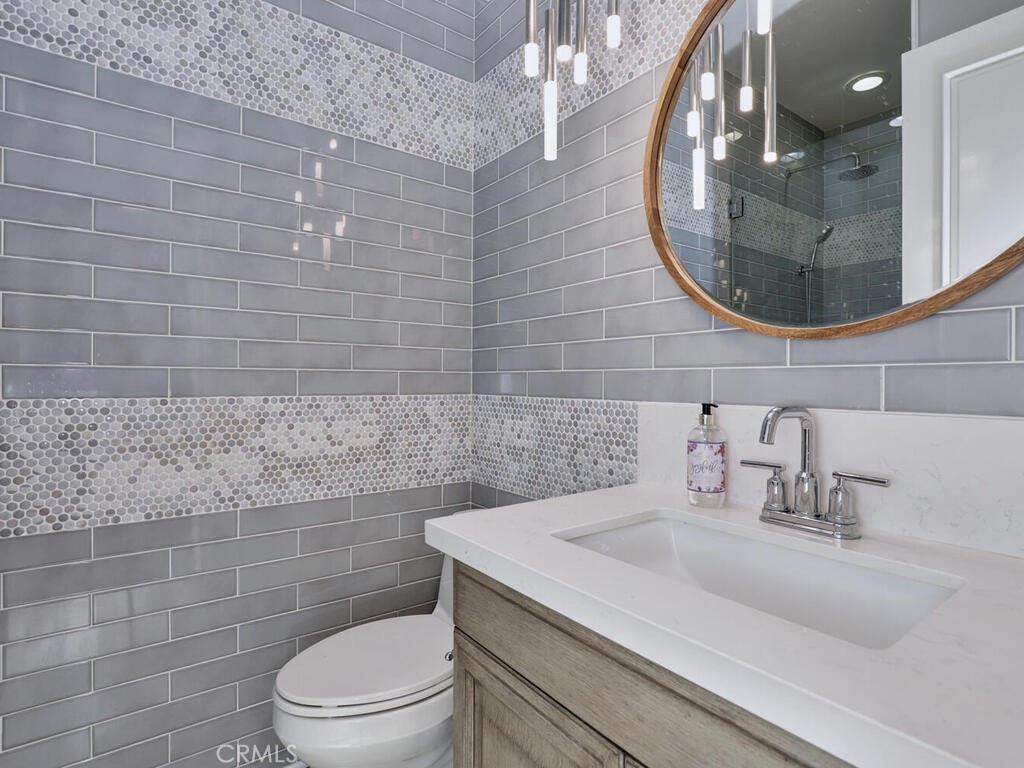 MLS #OC25121808 image #41