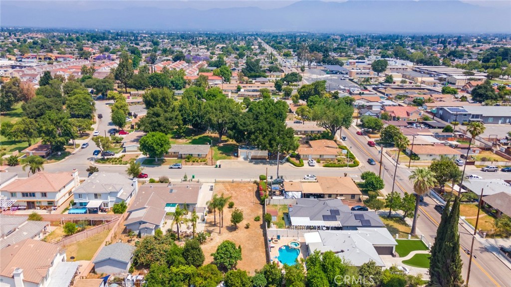 MLS #OC25122591 image #10