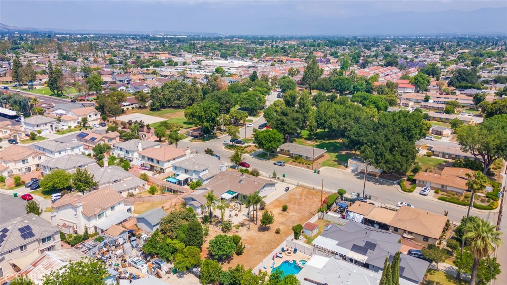 MLS #OC25122591 image #11