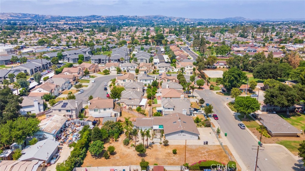 MLS #OC25122591 image #12