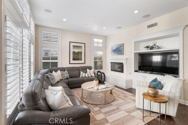 MLS #OC25123612 image #16