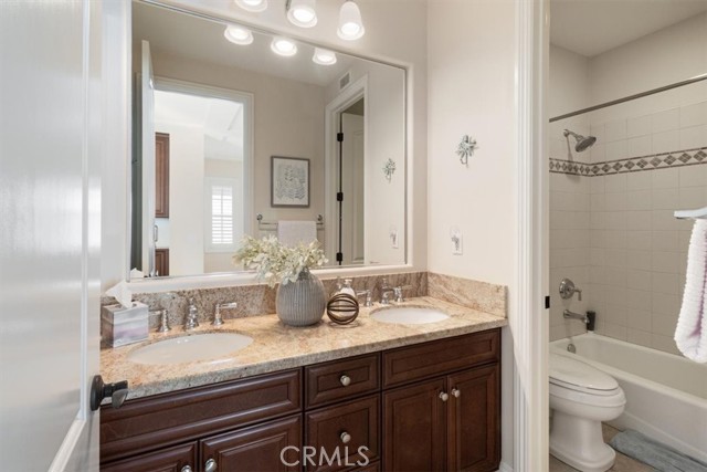 MLS #OC25123612 image #25