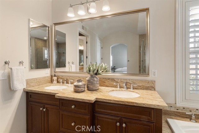 MLS #OC25123612 image #35