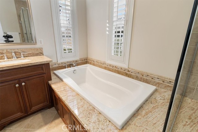 MLS #OC25123612 image #37