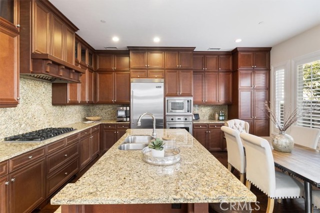 MLS #OC25123612 image #8