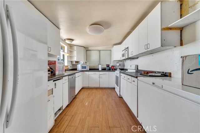 MLS #OC25123732 image #36