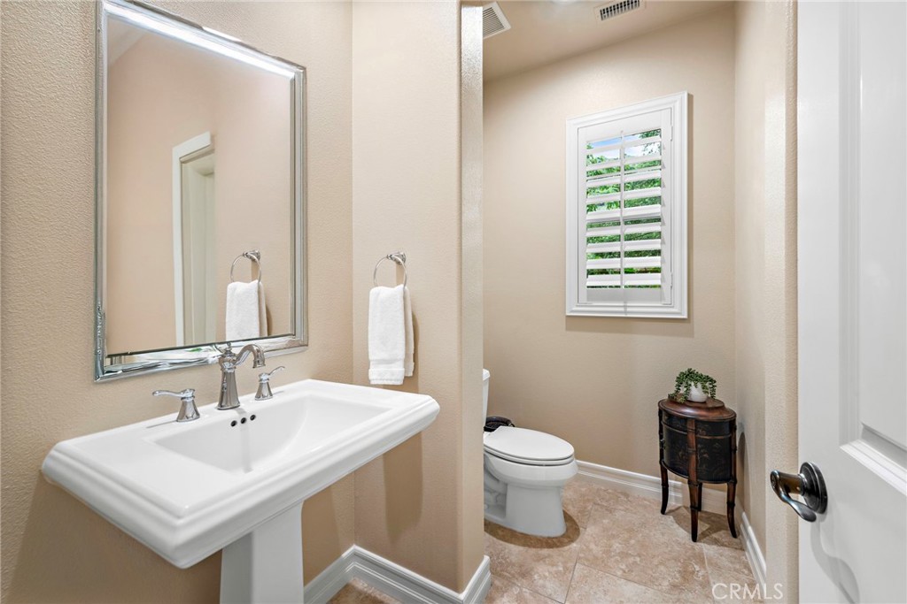 MLS #OC25123792 image #11