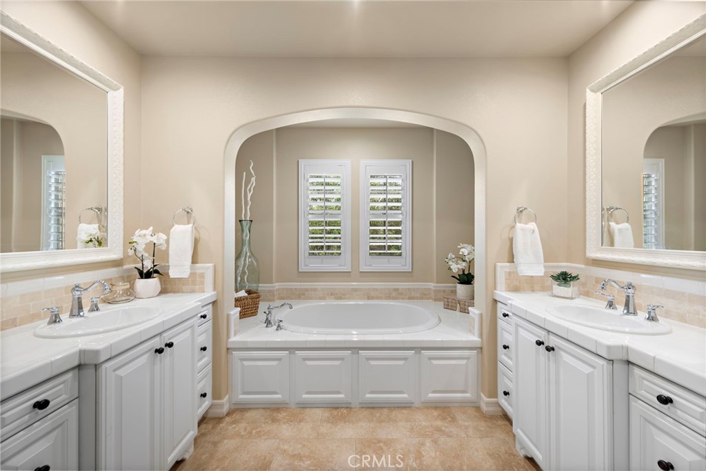 MLS #OC25123792 image #29