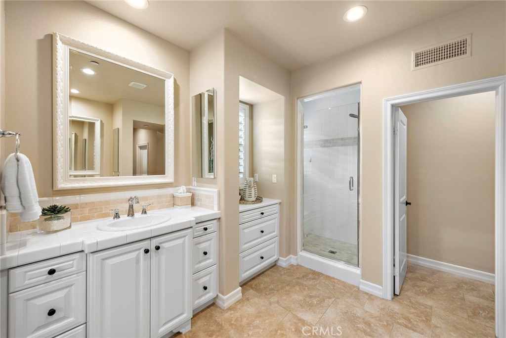 MLS #OC25123792 image #30