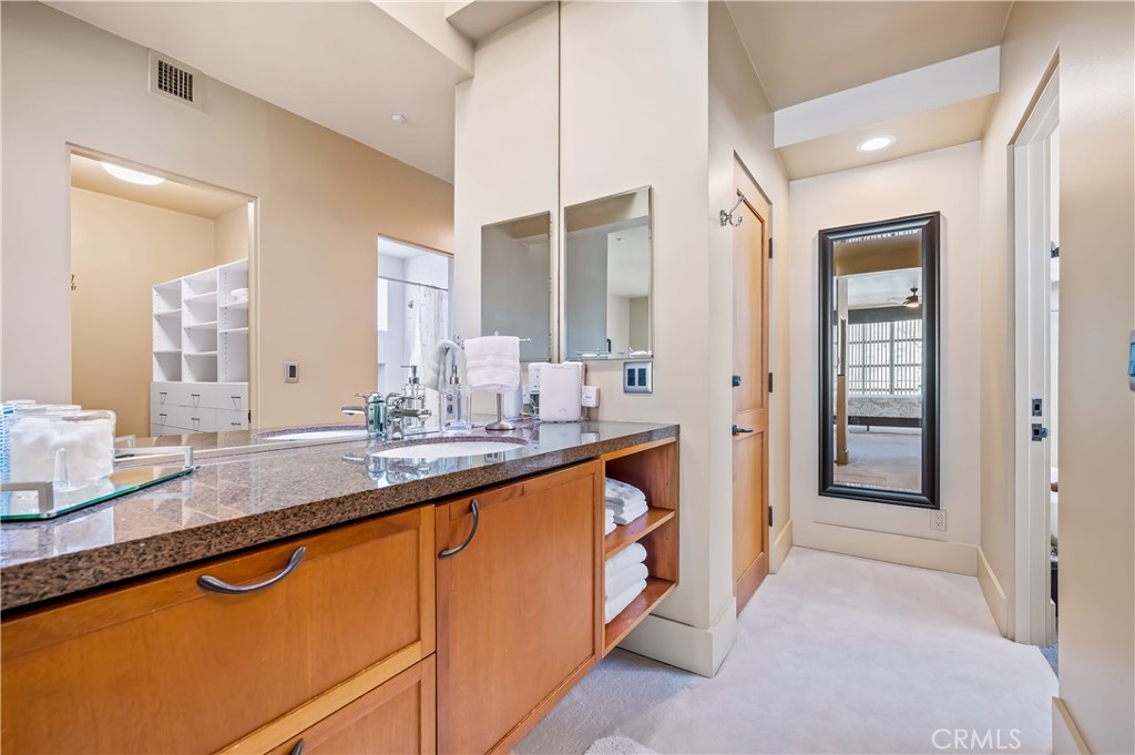 MLS #OC25123964 image #40