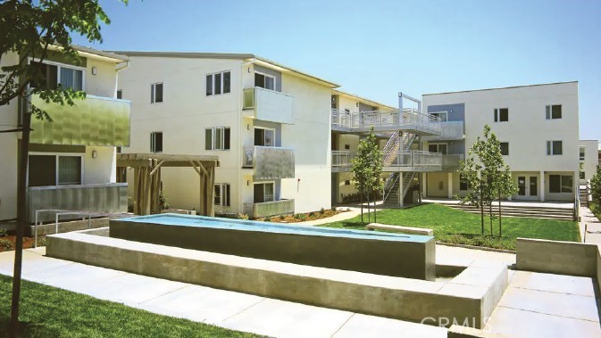 MLS #OC25124018 image #1