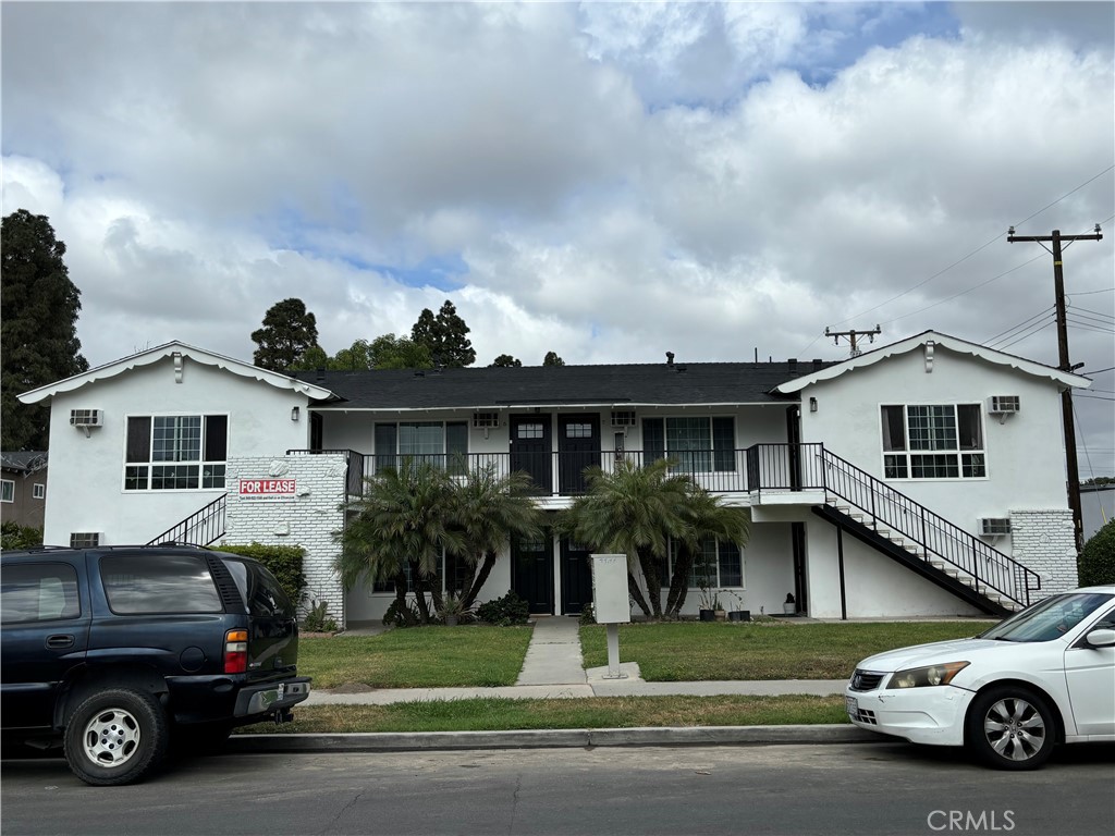 MLS #OC25124210 image #0