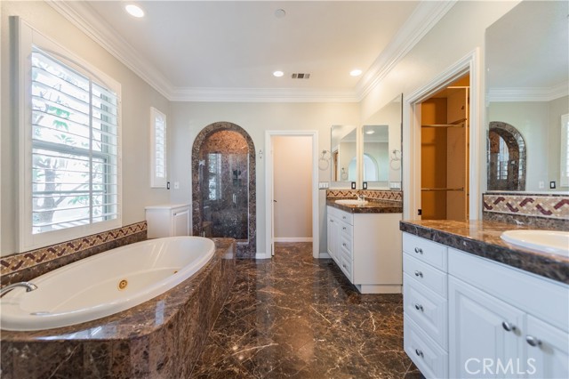 MLS #OC25124277 image #33