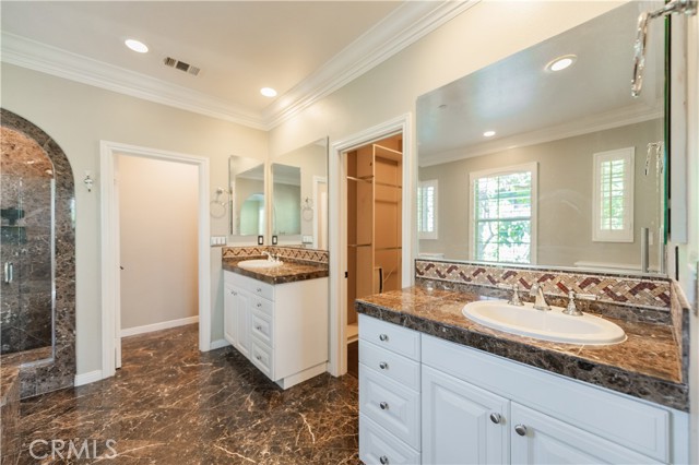 MLS #OC25124277 image #35
