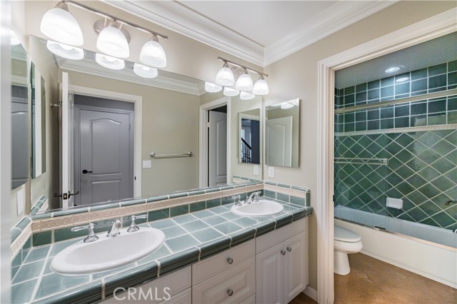 MLS #OC25124277 image #45