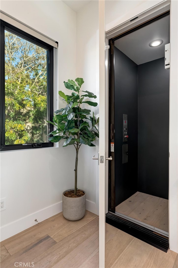 MLS #OC25124353 image #10