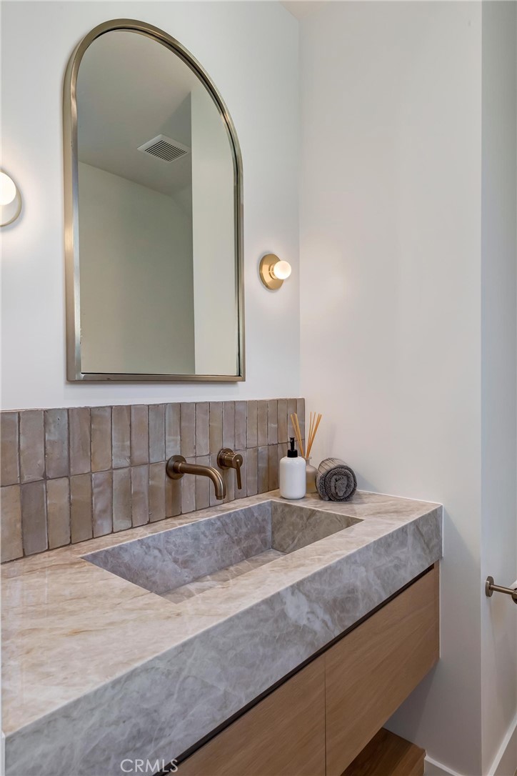 MLS #OC25124353 image #11