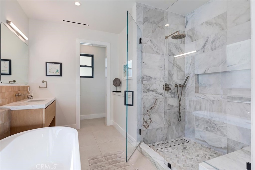 MLS #OC25124353 image #21