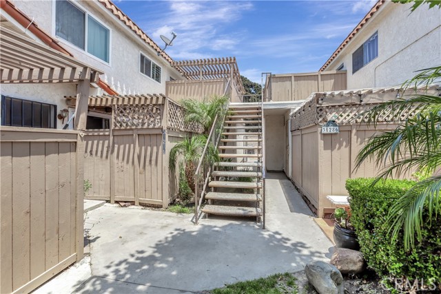 MLS #OC25124887 image #1