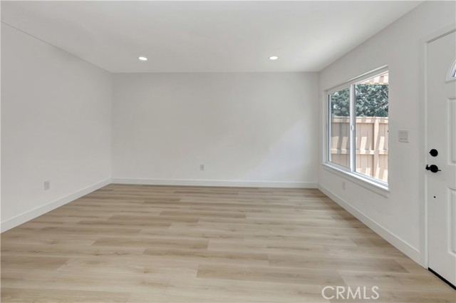 MLS #OC25124887 image #2