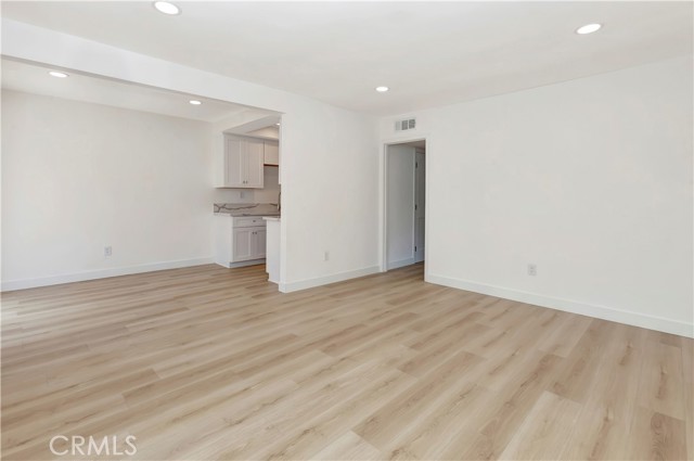 MLS #OC25124887 image #5