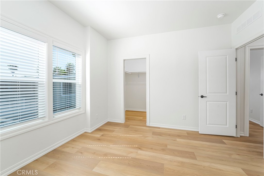 MLS #OC25124901 image #16