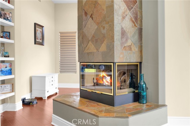 MLS #OC25125995 image #19