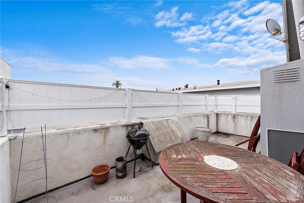 MLS #OC25126246 image #9