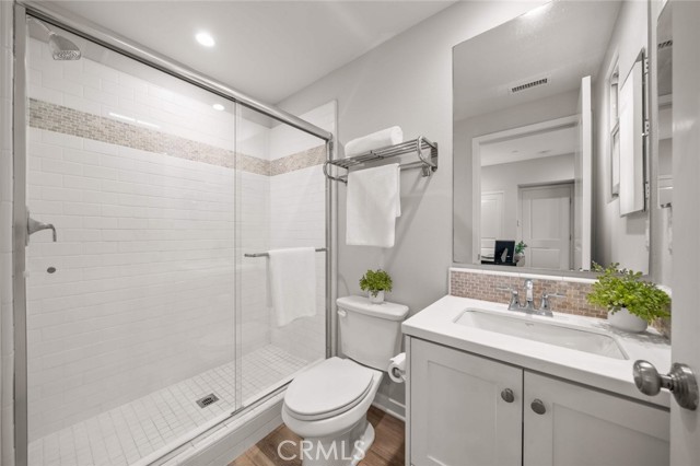 MLS #OC25126383 image #11