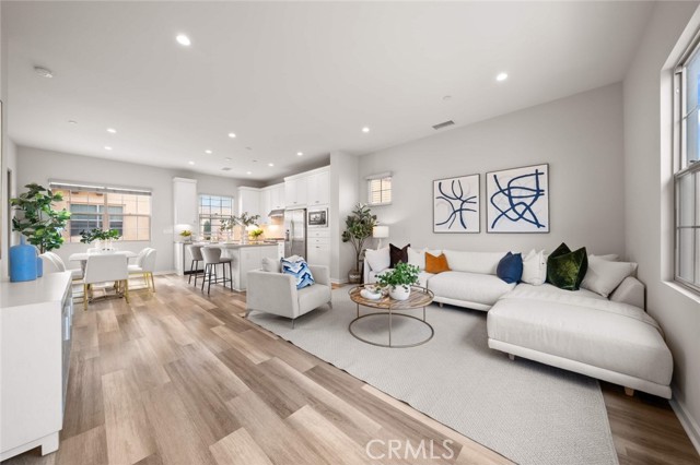 MLS #OC25126383 image #3