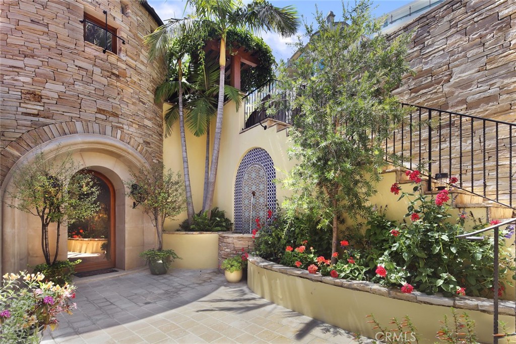 MLS #OC25128131 image #22