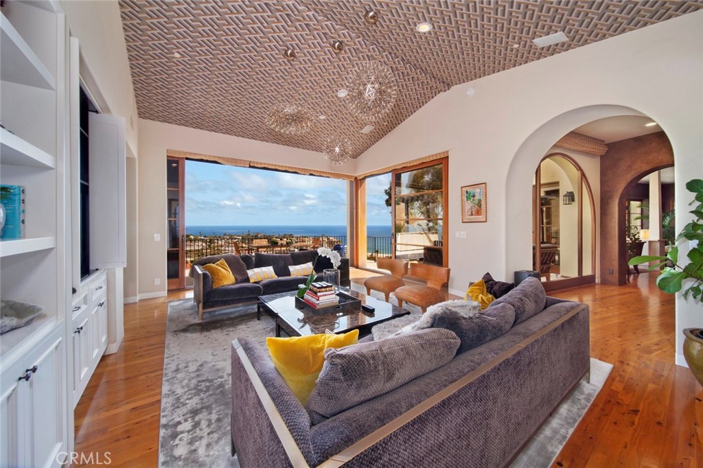 MLS #OC25128131 image #3