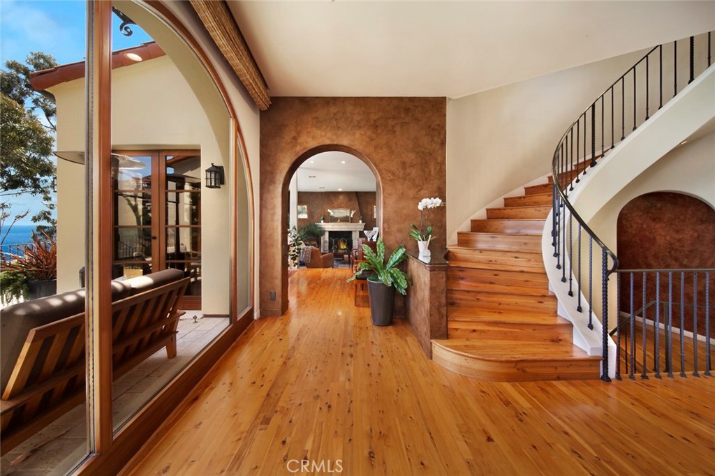 MLS #OC25128131 image #9