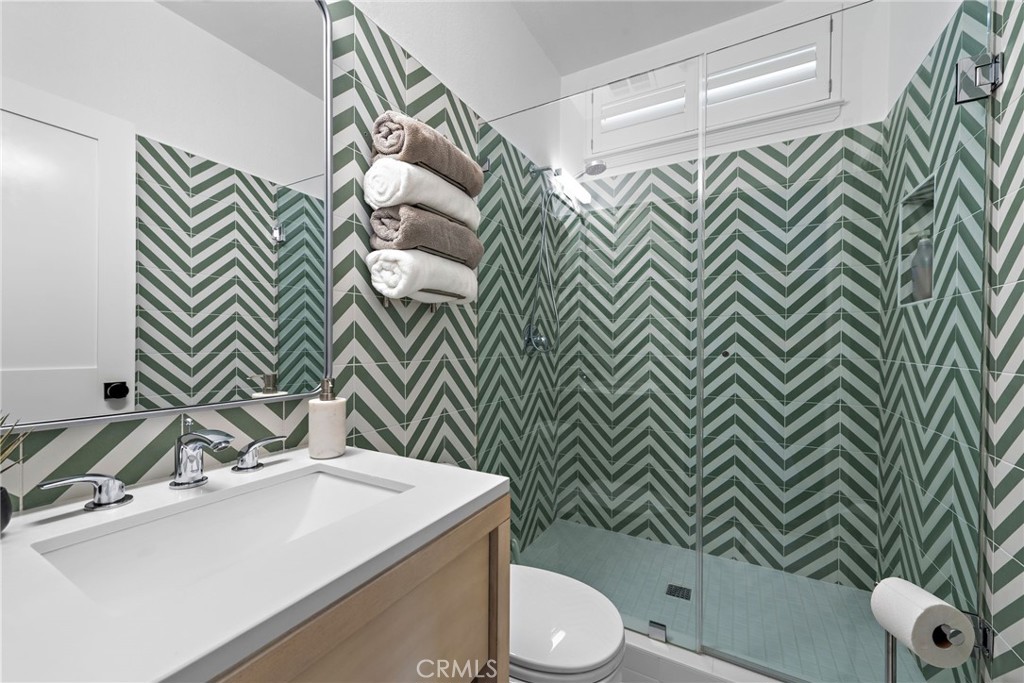 MLS #OC25128681 image #17