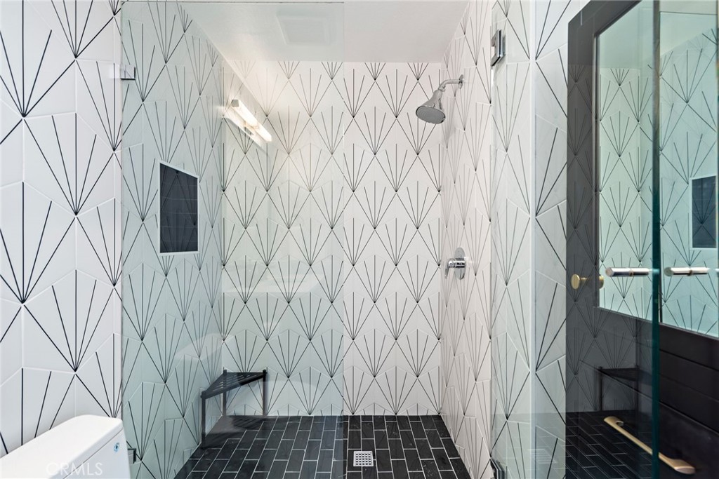 MLS #OC25128681 image #21