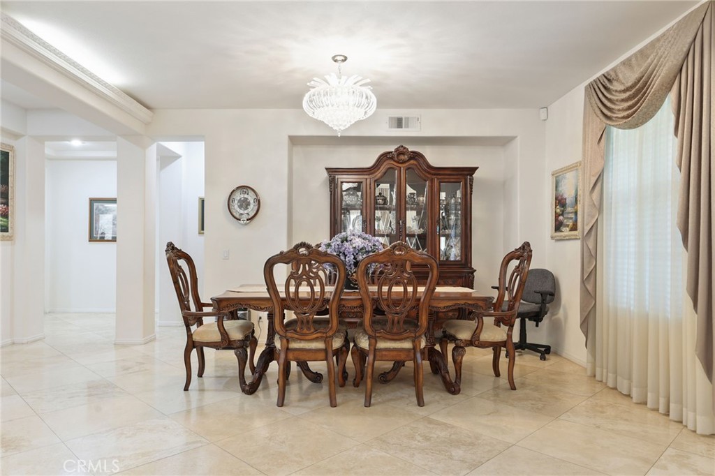 MLS #OC25128931 image #10