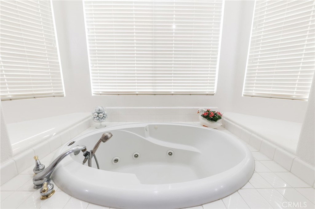 MLS #OC25128931 image #25