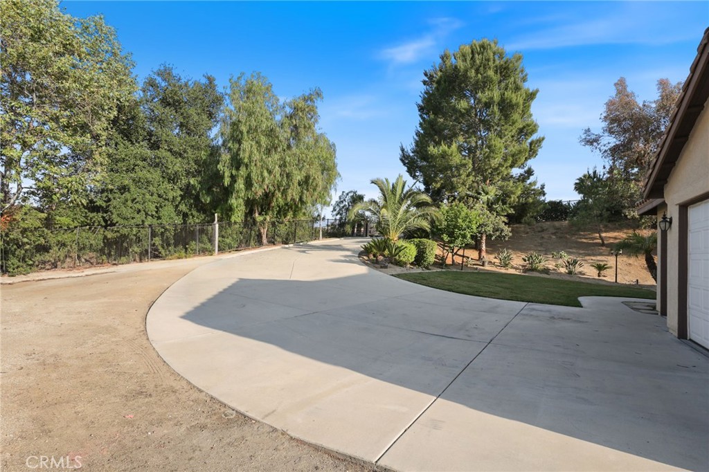 MLS #OC25128931 image #4