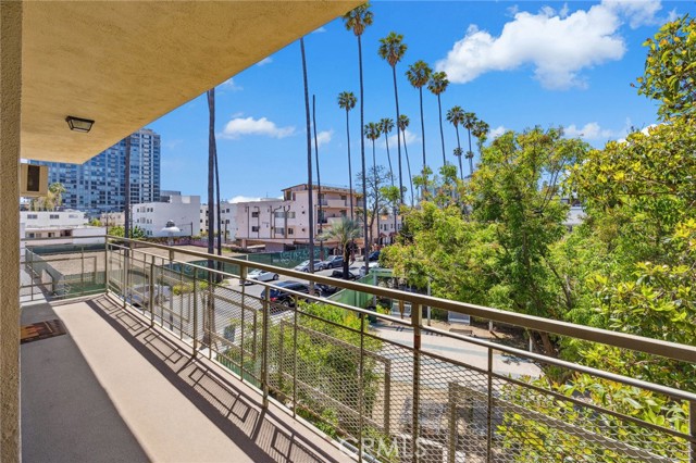 MLS #OC25129260 img 11