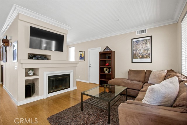 MLS #OC25130593 image #2