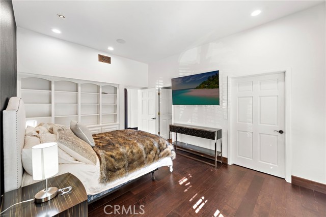 MLS #OC25132178 image #12