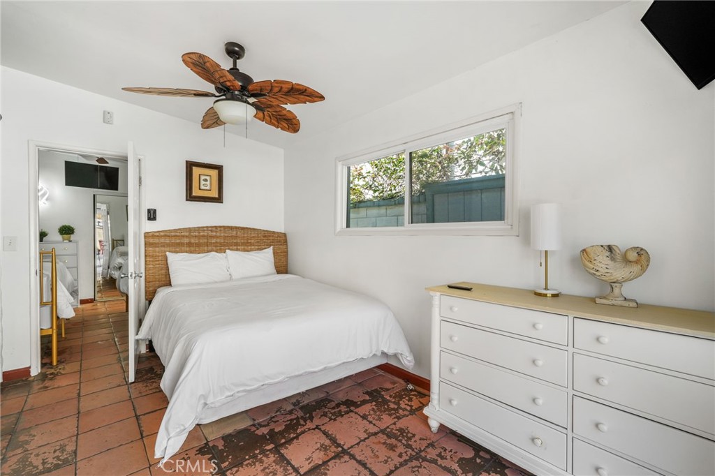 MLS #OC25132229 image #14