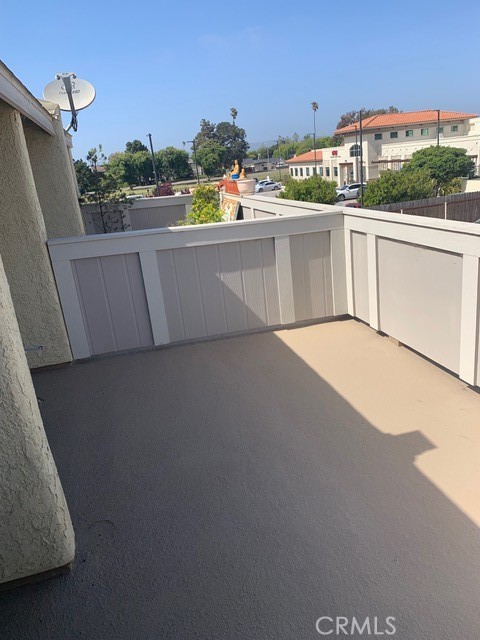 MLS #OC25132472 image #1