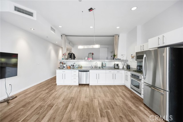 MLS #OC25132787 image #2