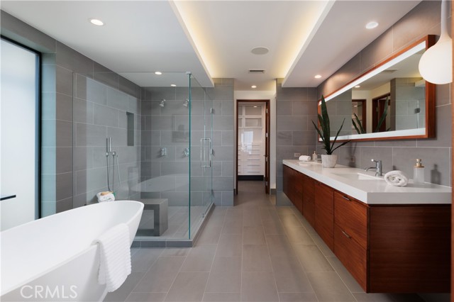 MLS #OC25133061 image #21