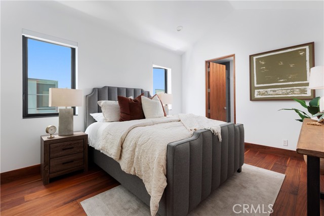 MLS #OC25133061 image #32