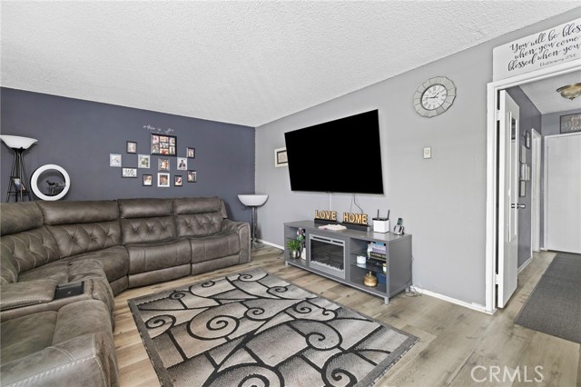 MLS #OC25133468 image #1