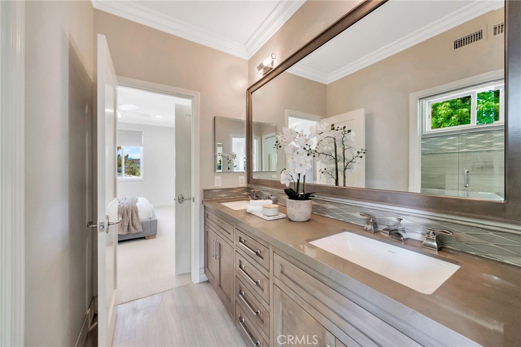 MLS #OC25133780 image #59