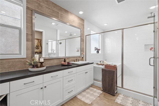 MLS #OC25133981 image #13